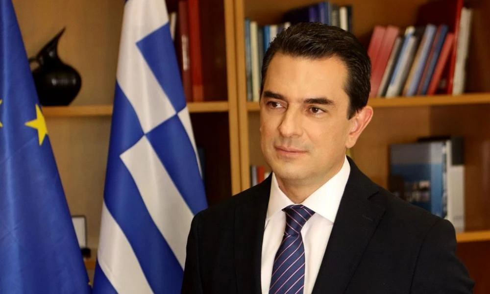 Κώστας Σκρέκας: "Mειώσεις τιμών σε απορρυπαντικά, καθαριστικά, πάνες από τον Μάρτιο"